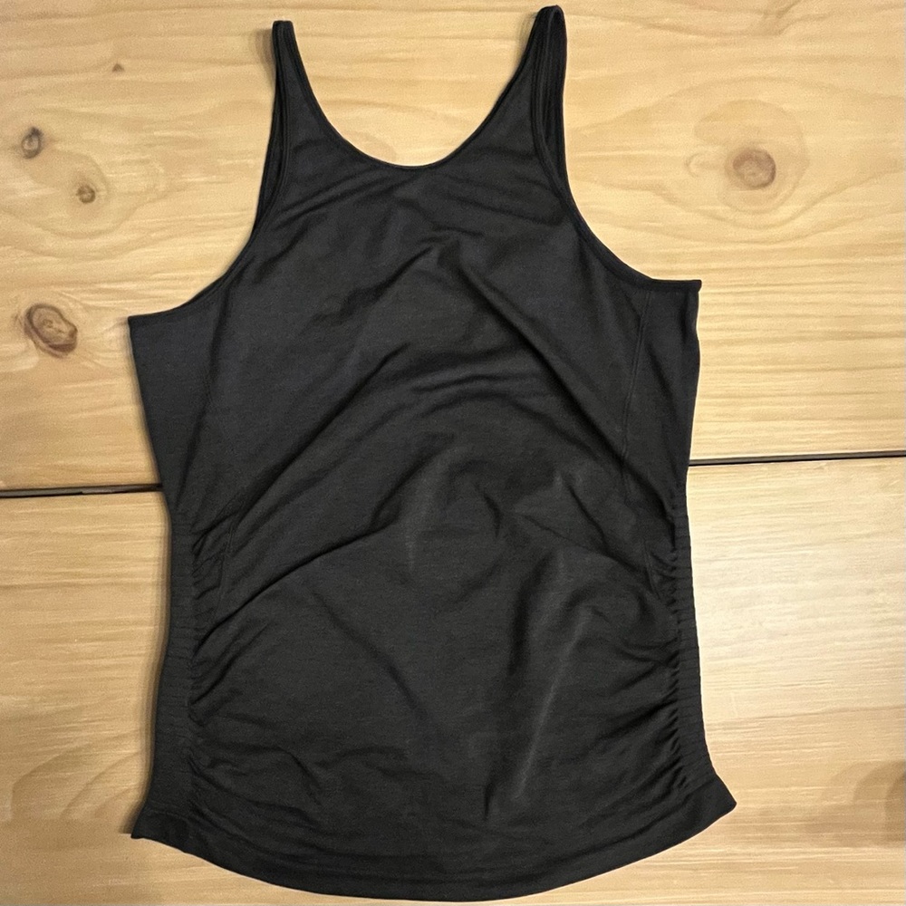 Lululemon In The Flow Tank - Picture 6 of 9